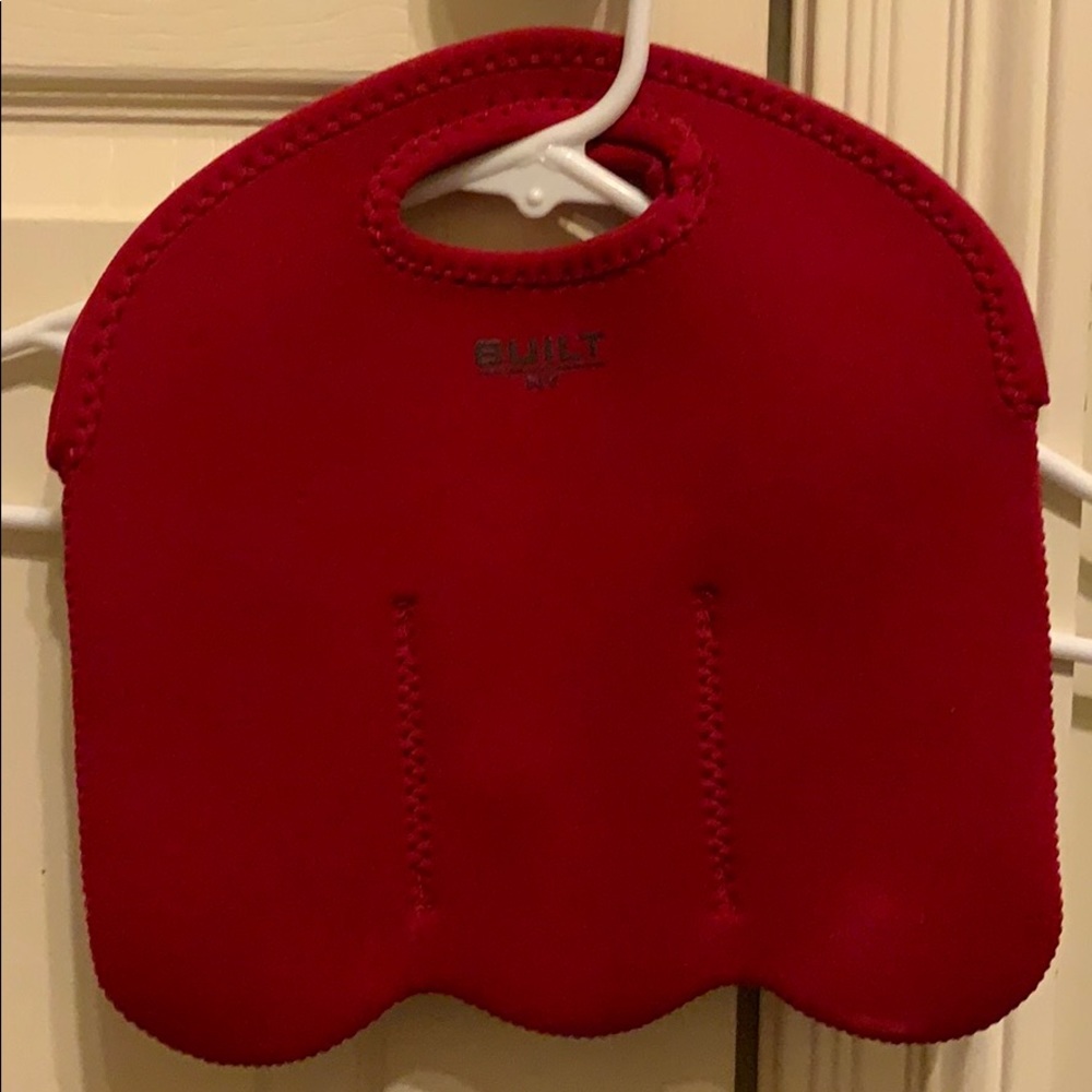 EUC Built NY brand red 6 pk holder.
